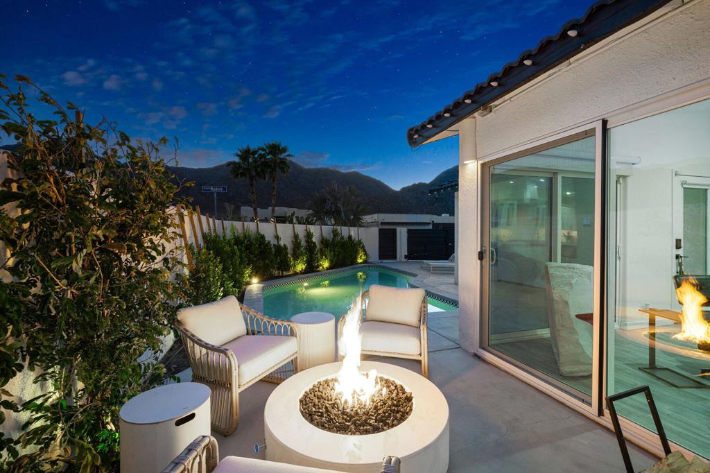 54990 Avenida Madero