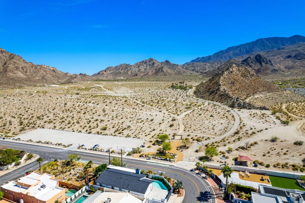 54990 Avenida Madero