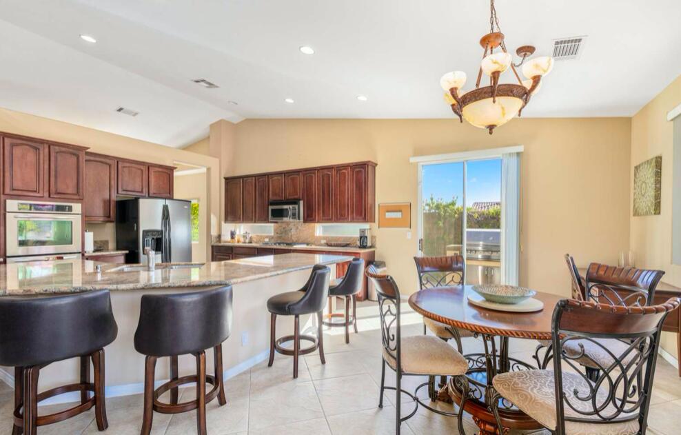 162 Saint Thomas Place