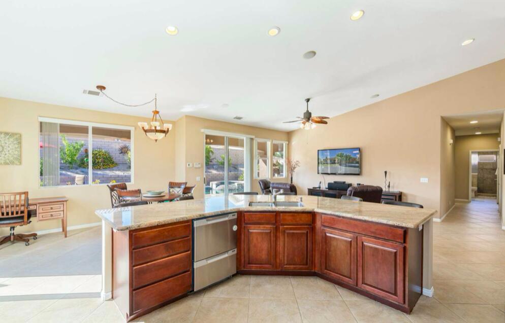 162 Saint Thomas Place