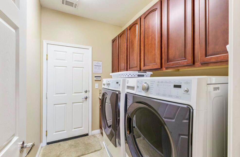 162 Saint Thomas Place