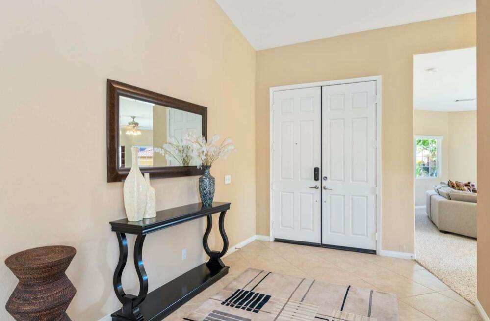 162 Saint Thomas Place