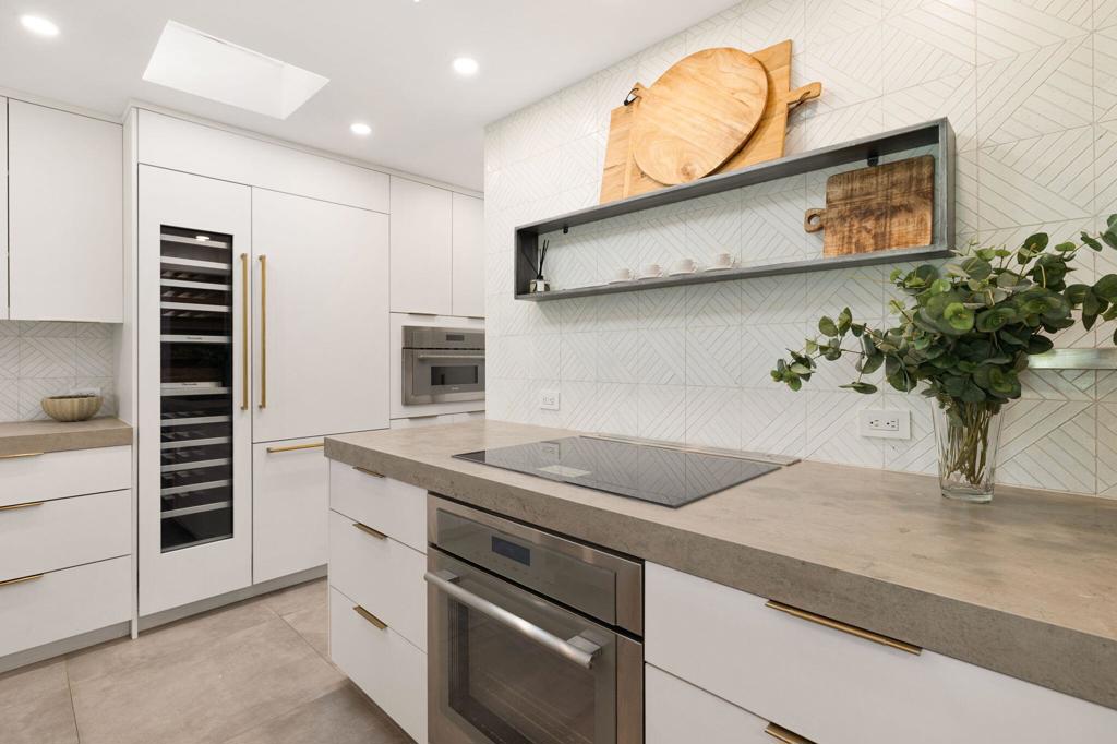 48955 Mariposa Drive