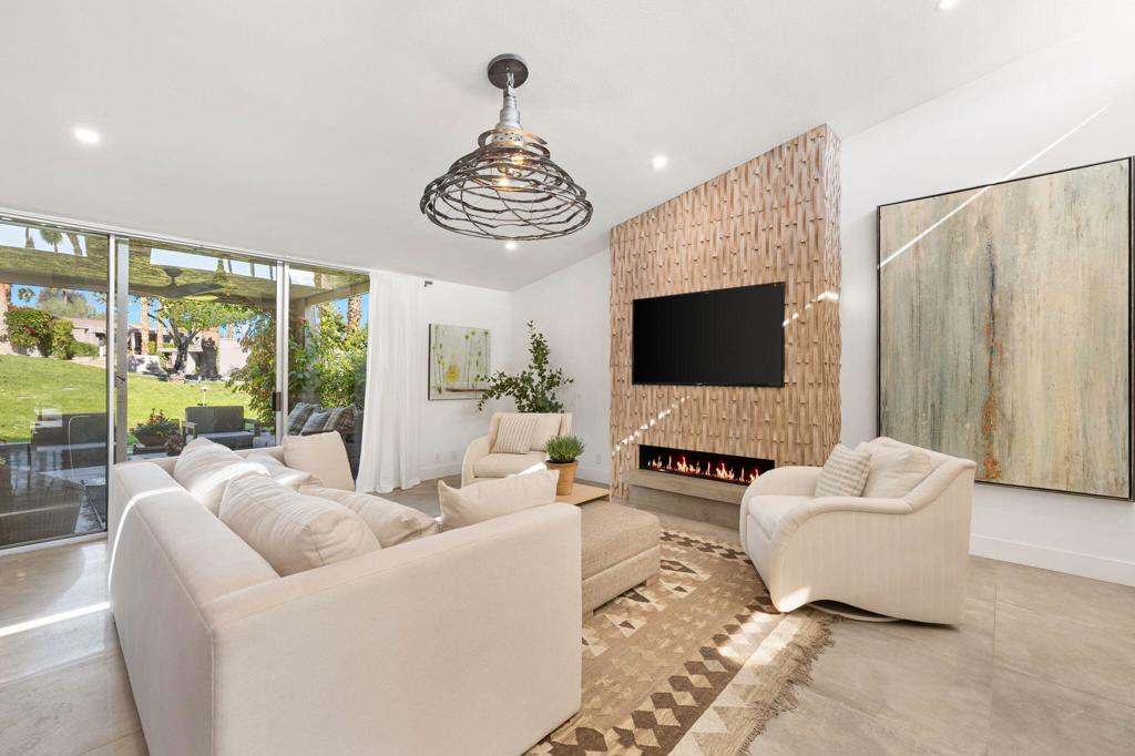 48955 Mariposa Drive