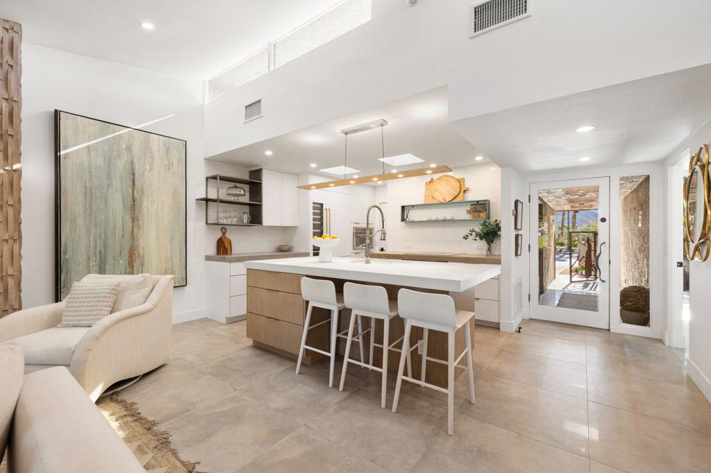 48955 Mariposa Drive