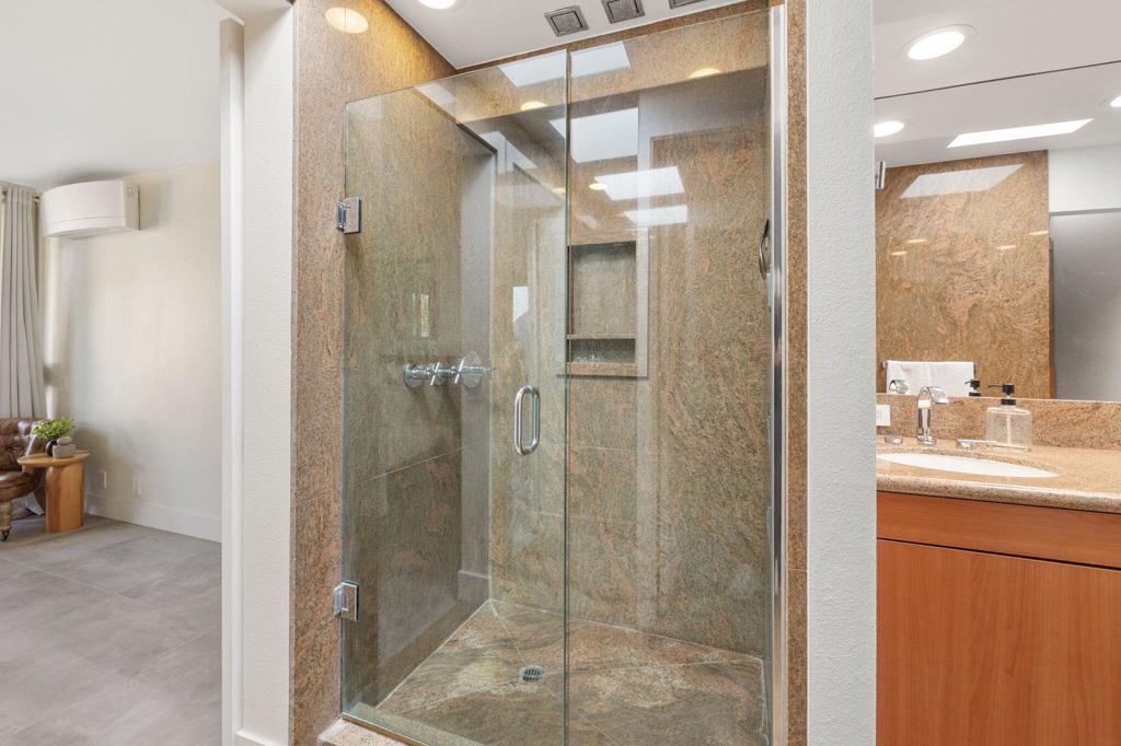 48955 Mariposa Drive