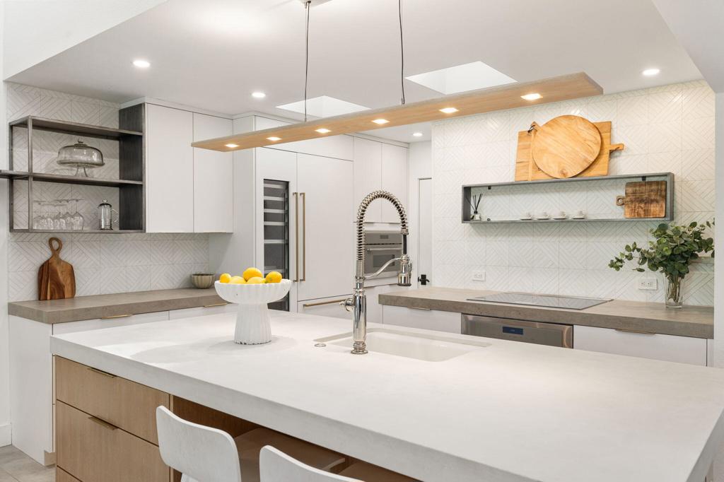 48955 Mariposa Drive