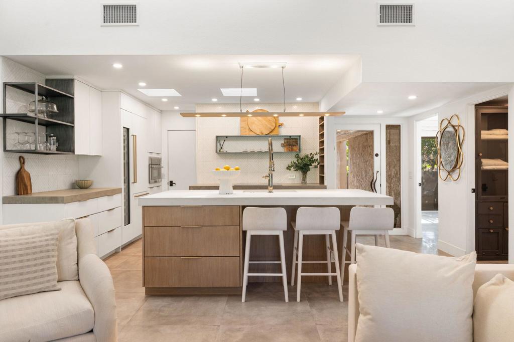 48955 Mariposa Drive