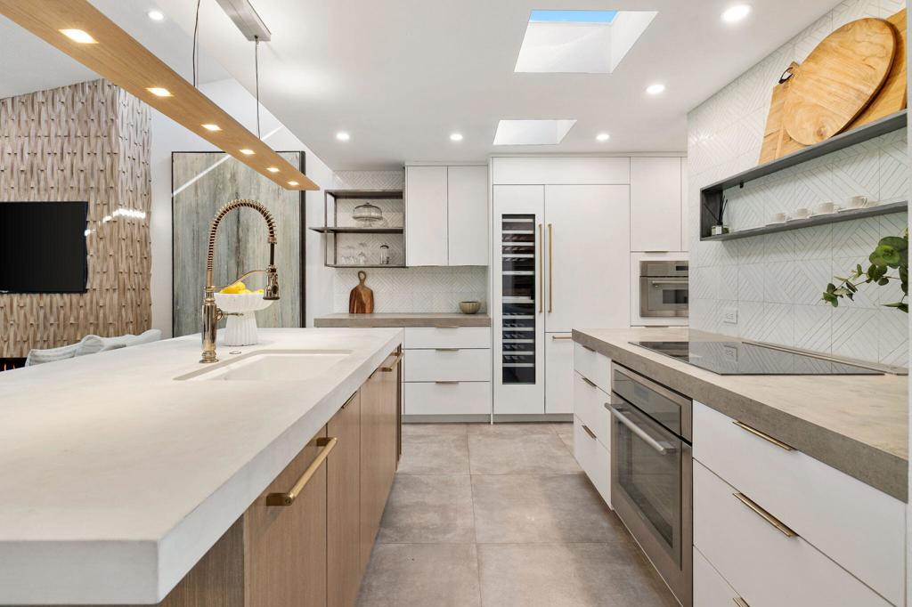 48955 Mariposa Drive