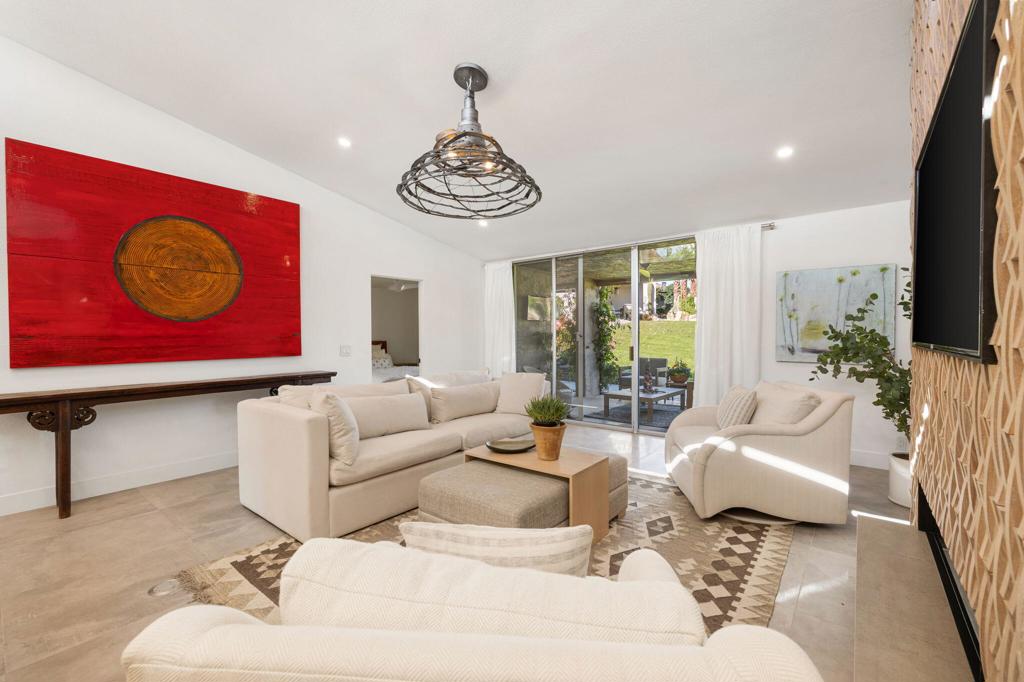 48955 Mariposa Drive