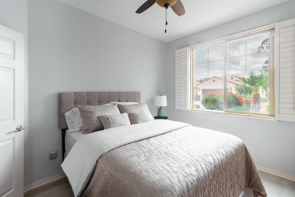 81098 Avenida Vidrio