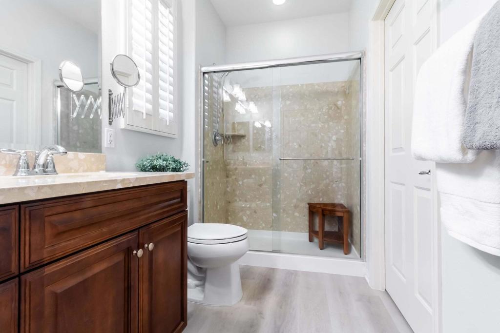 81098 Avenida Vidrio