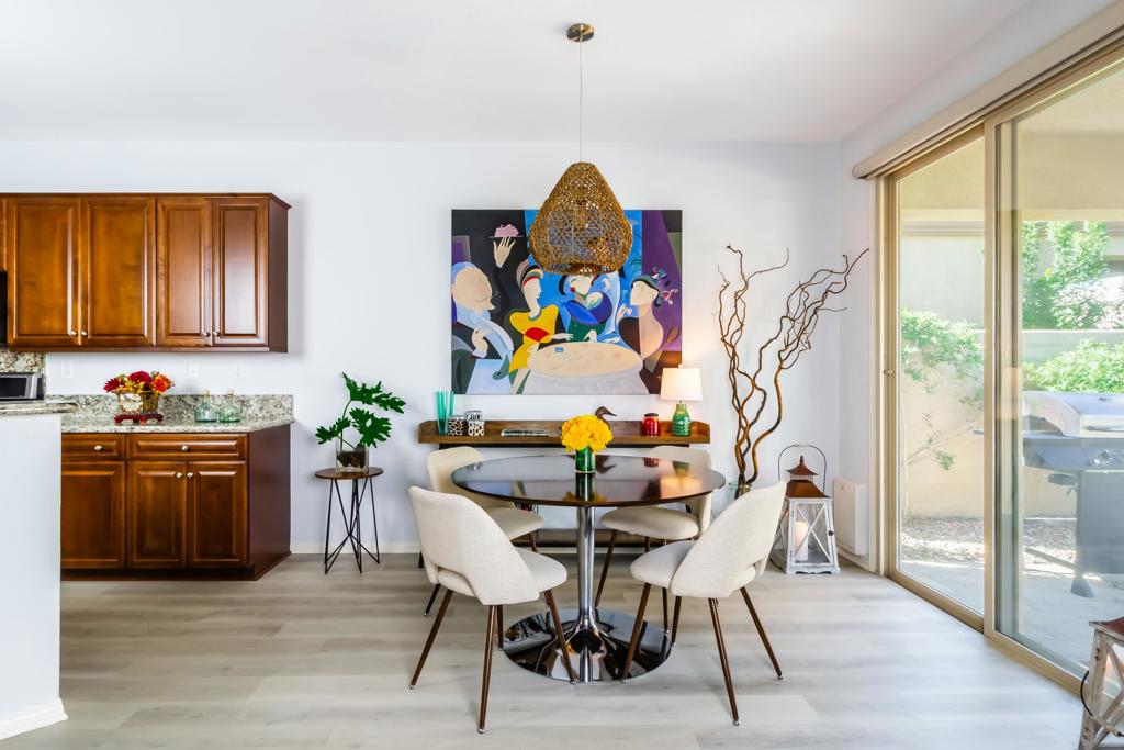 81098 Avenida Vidrio