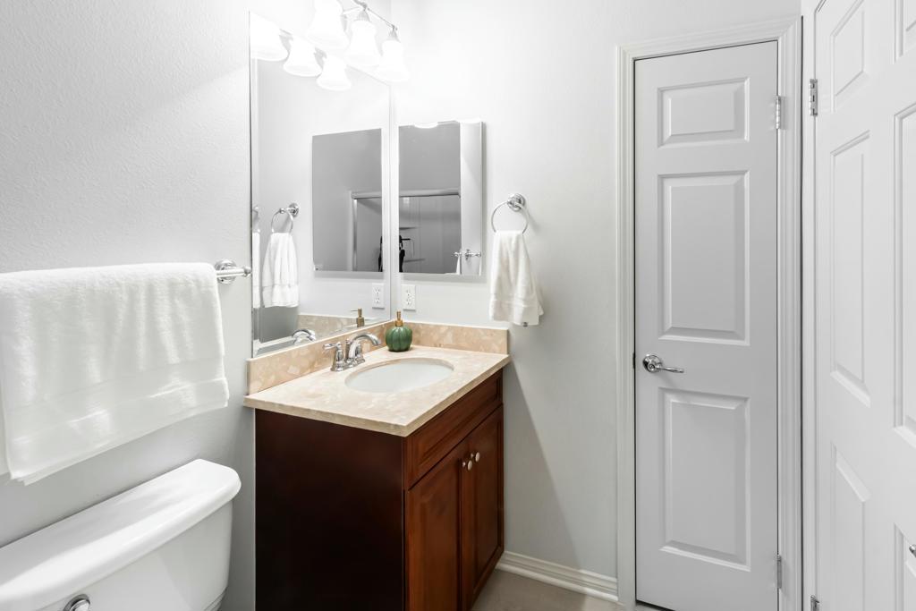 81098 Avenida Vidrio