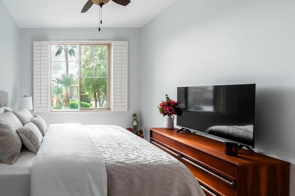 81098 Avenida Vidrio