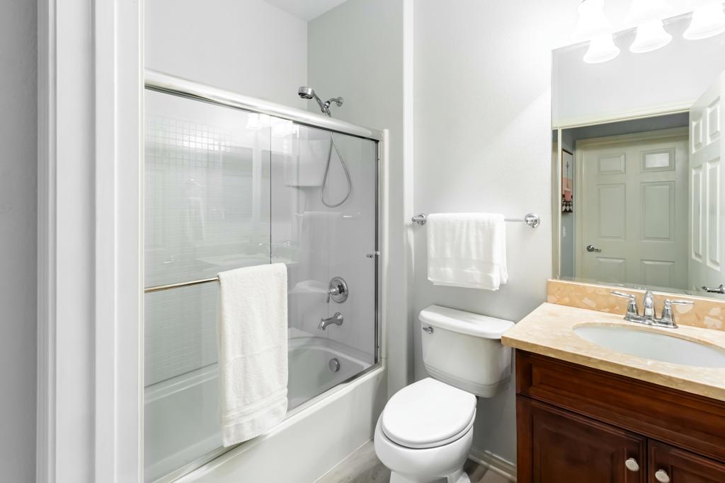 81098 Avenida Vidrio