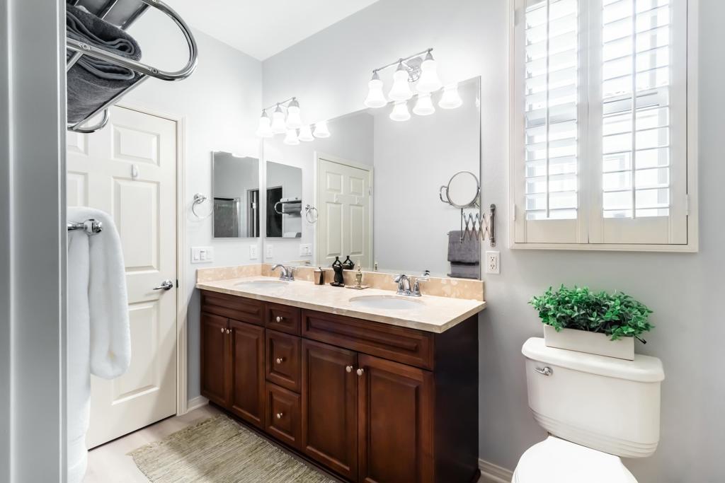 81098 Avenida Vidrio