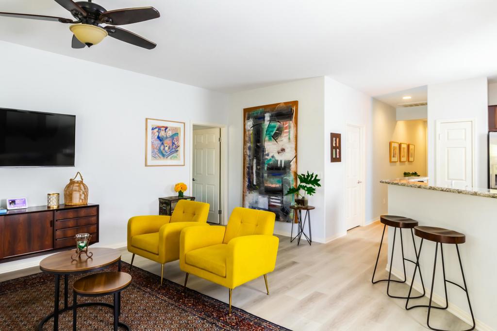 81098 Avenida Vidrio