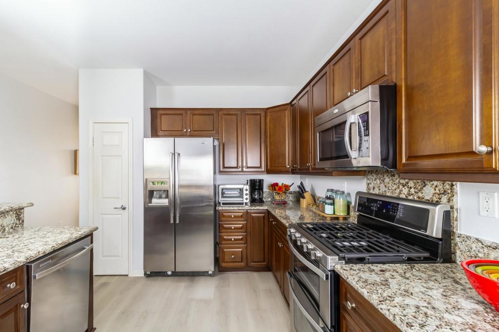 81098 Avenida Vidrio