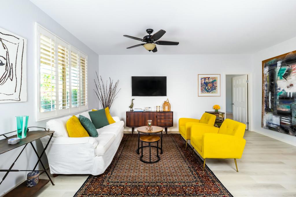 81098 Avenida Vidrio