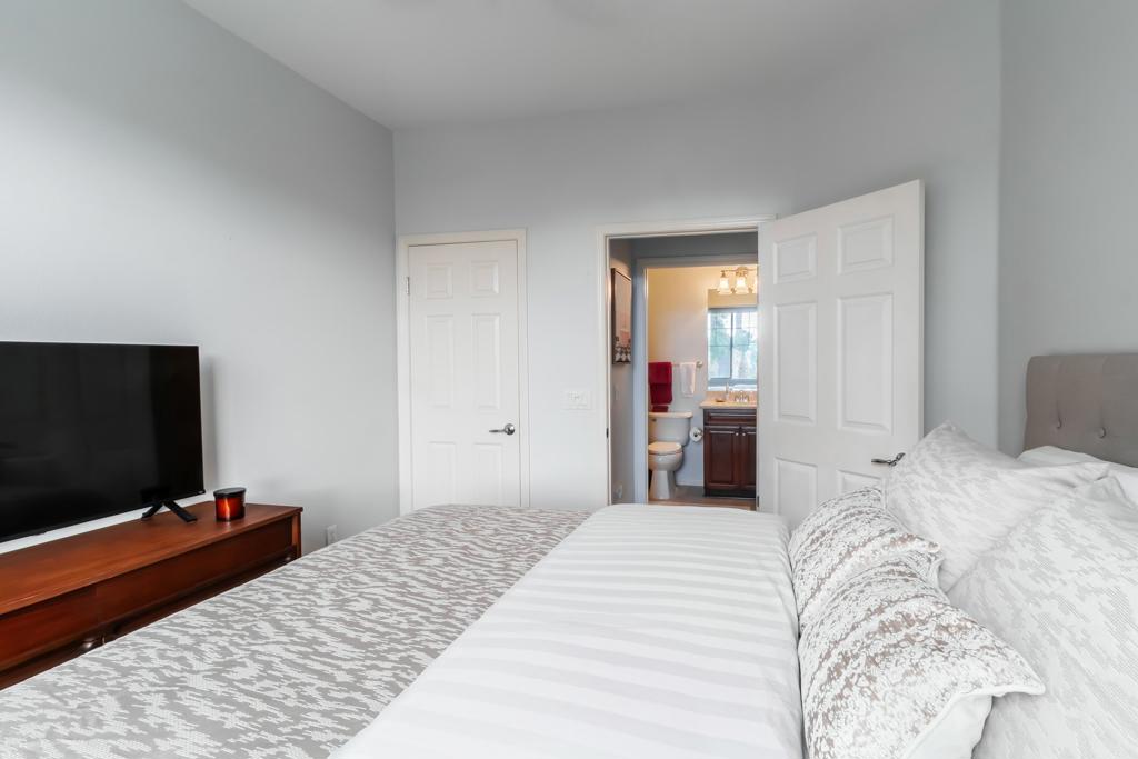 81098 Avenida Vidrio