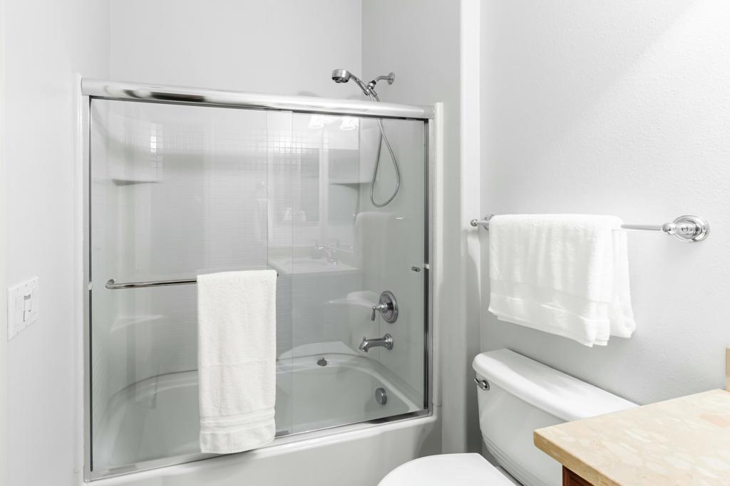 81098 Avenida Vidrio