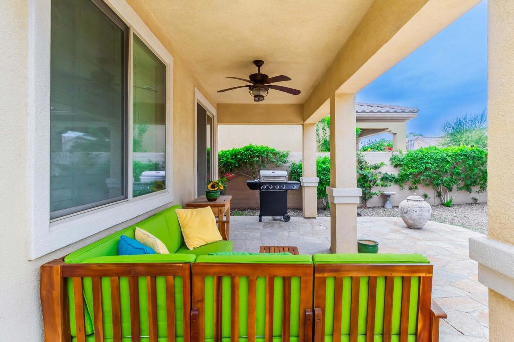 81098 Avenida Vidrio