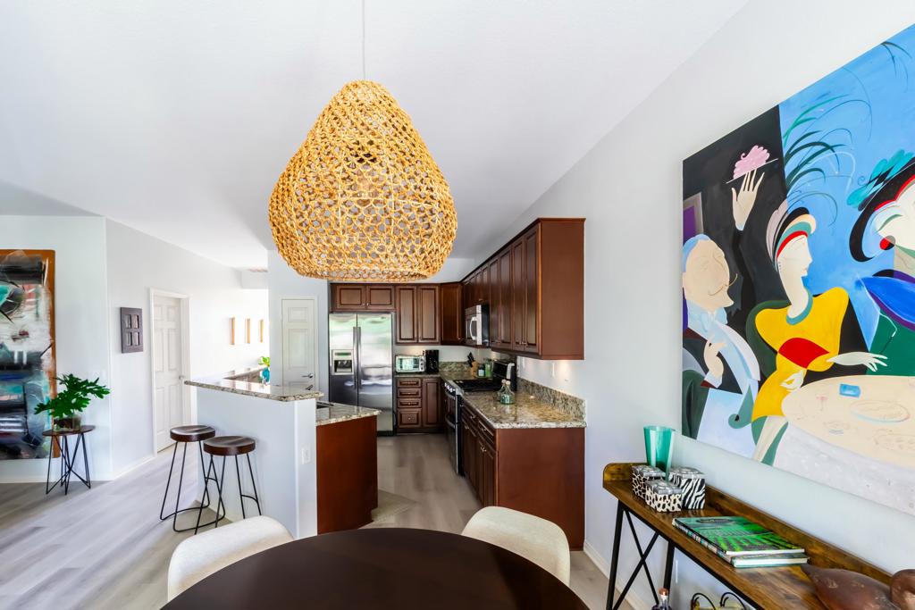 81098 Avenida Vidrio