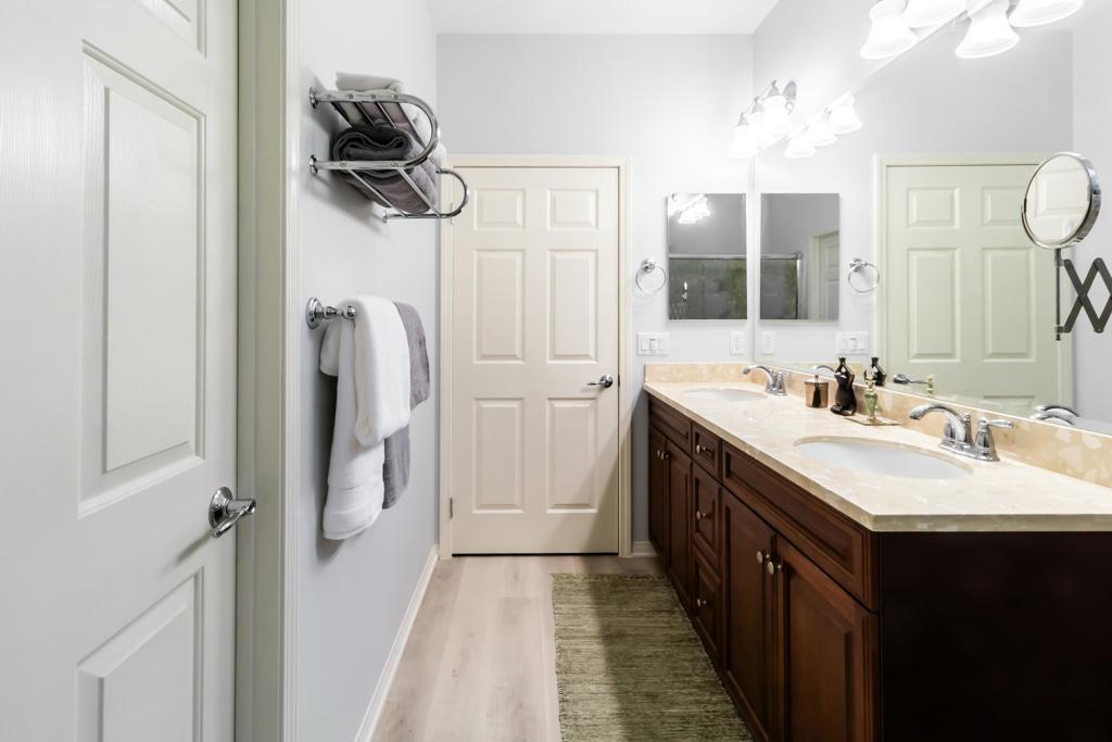 81098 Avenida Vidrio