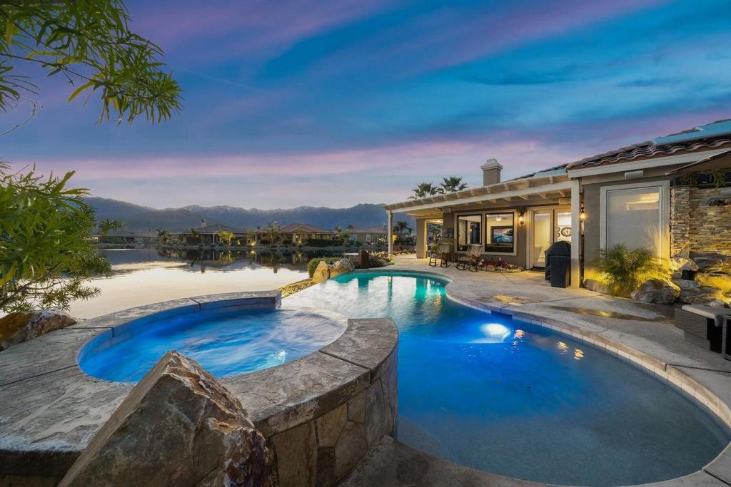 3 Pyramid Lake Court