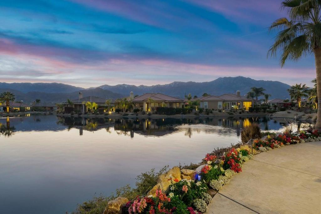 3 Pyramid Lake Court