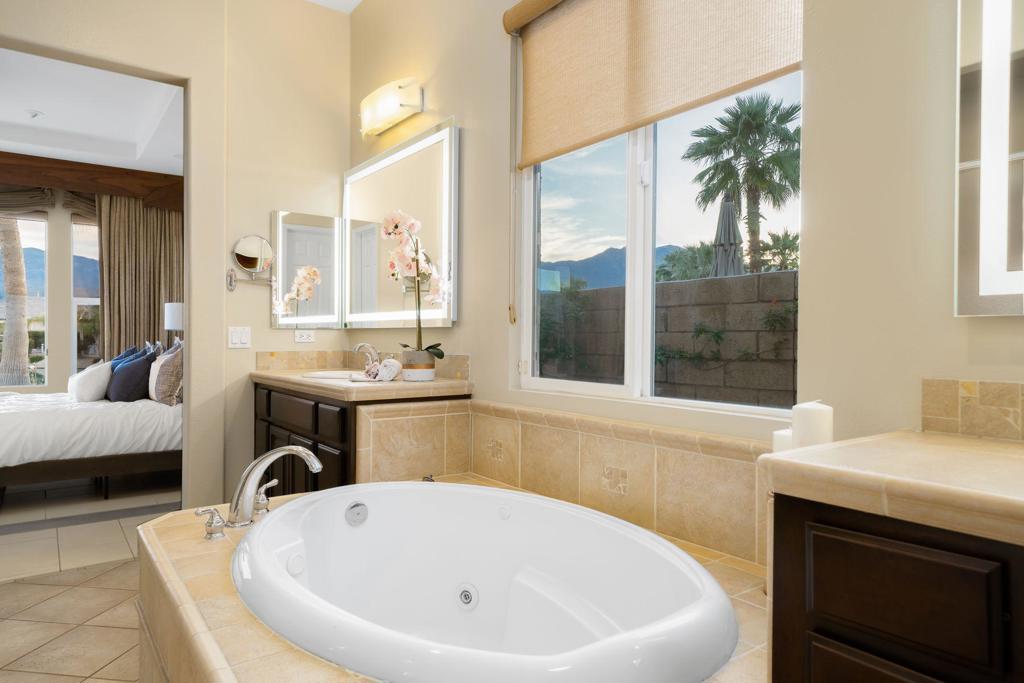3 Pyramid Lake Court