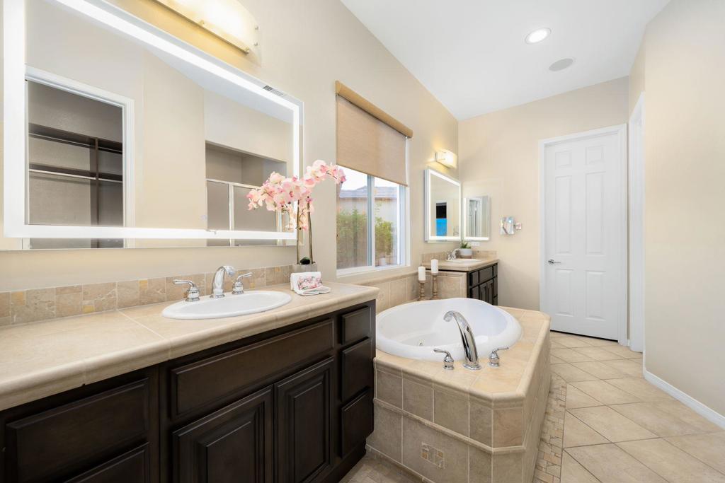 3 Pyramid Lake Court
