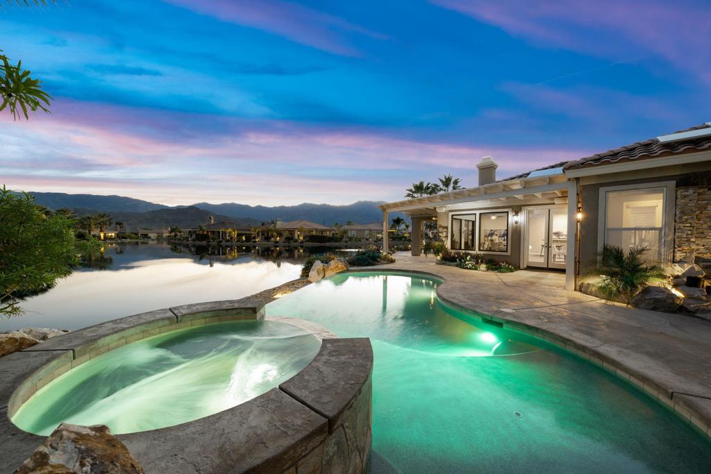 3 Pyramid Lake Court