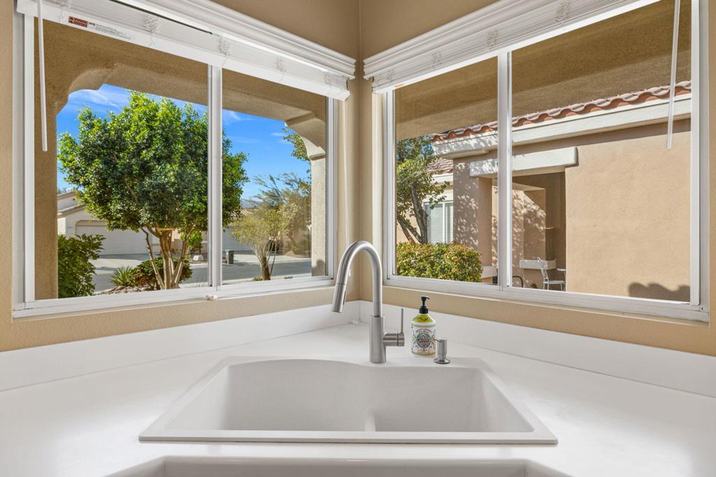 78698 Rockwell Circle