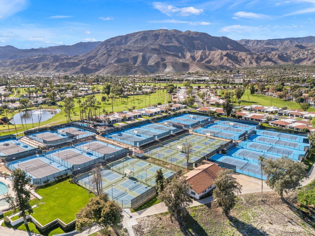 27 Calle Encinitas