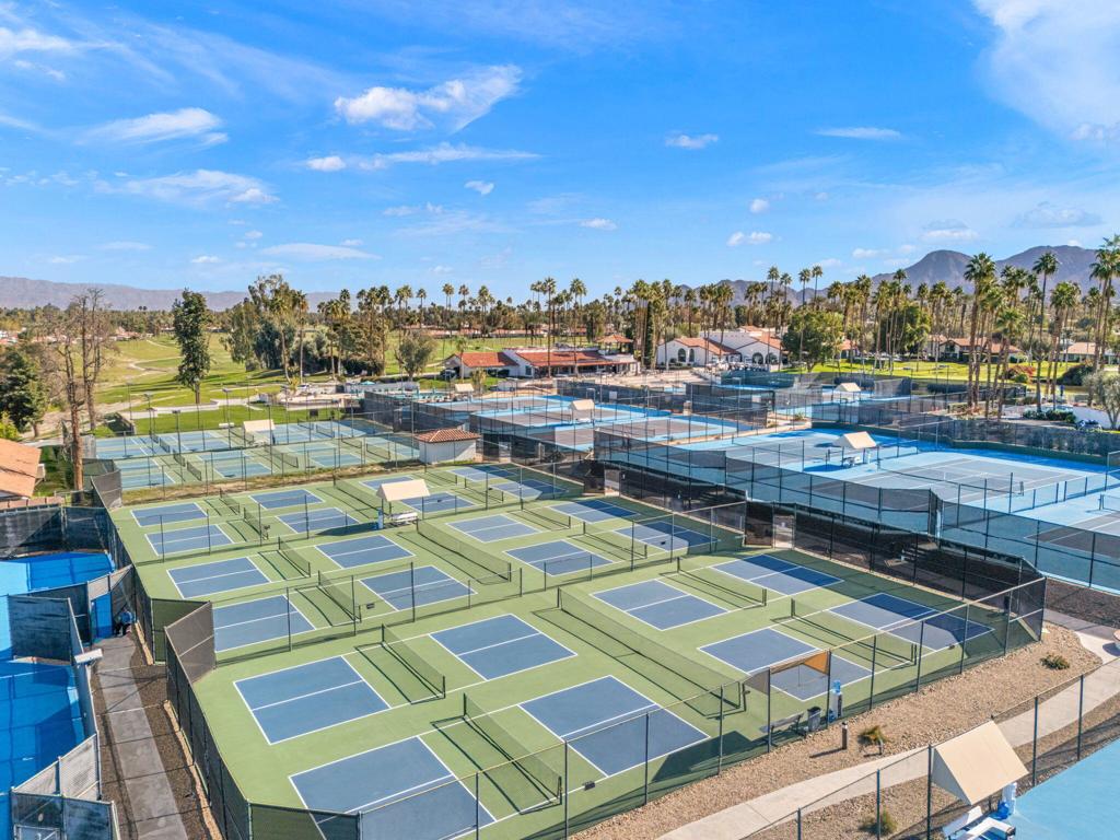 27 Calle Encinitas