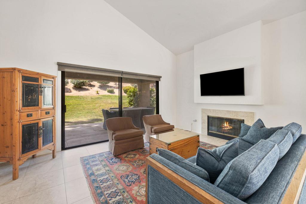 49271 Mariposa Drive