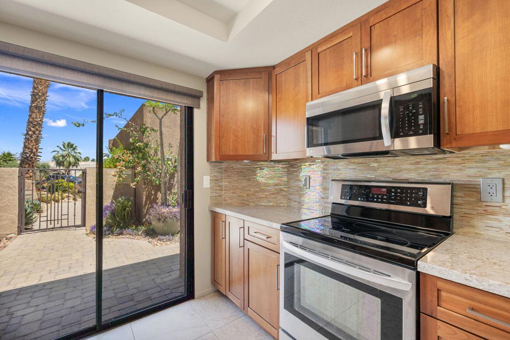 49271 Mariposa Drive