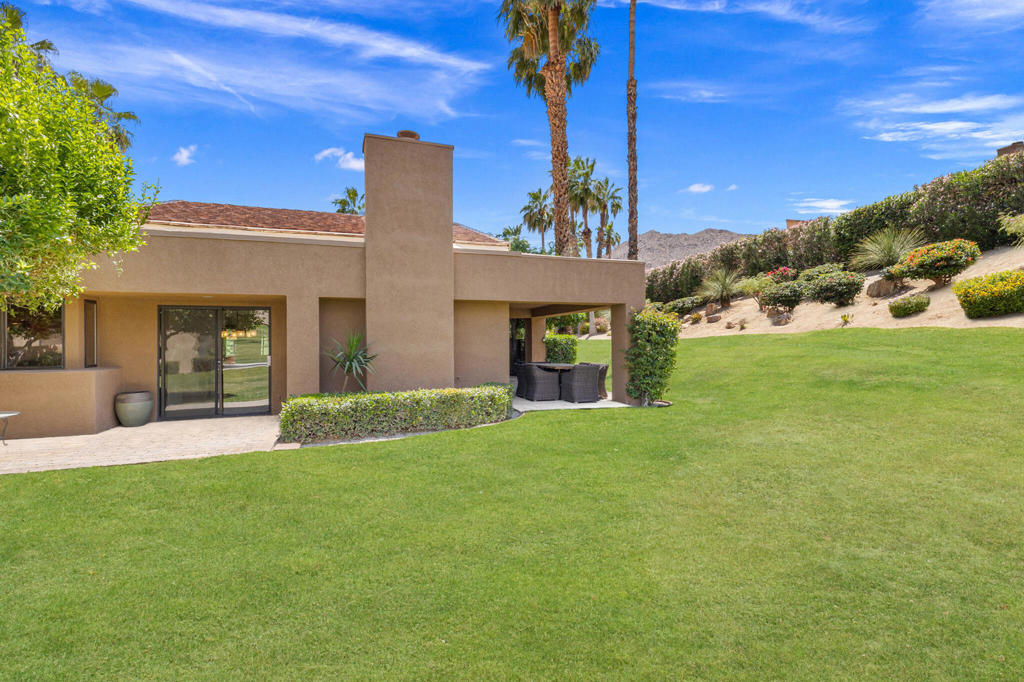 49271 Mariposa Drive