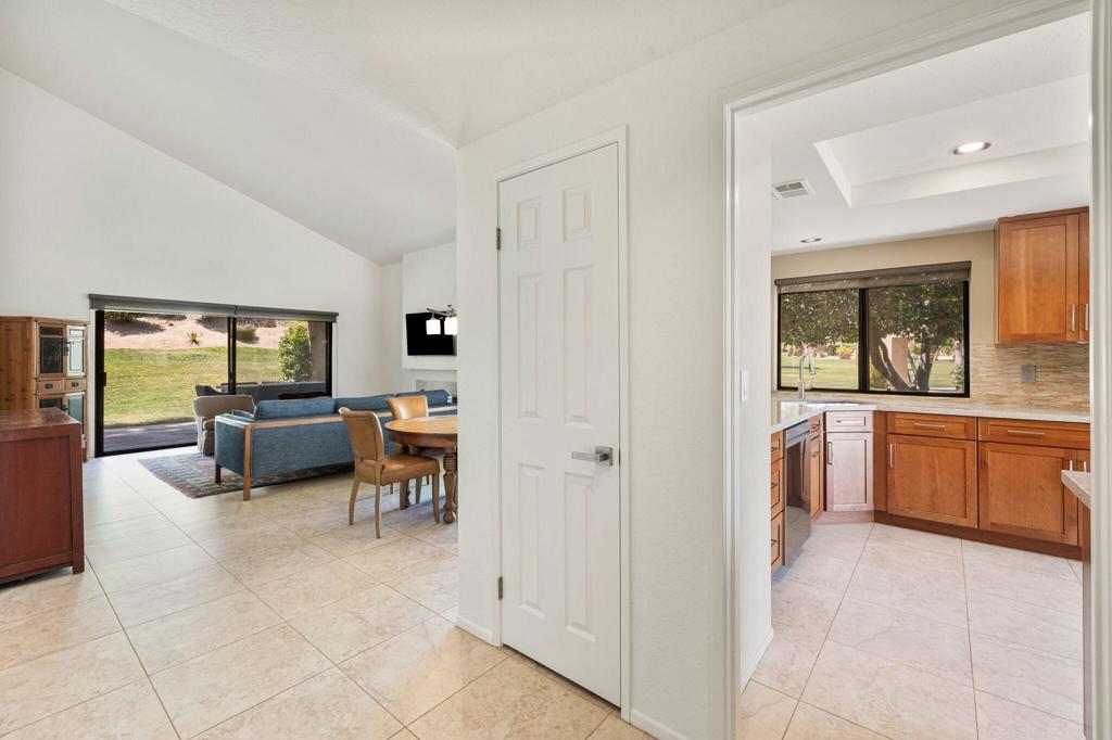 49271 Mariposa Drive