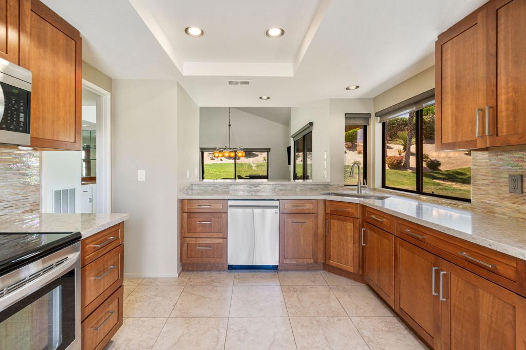 49271 Mariposa Drive