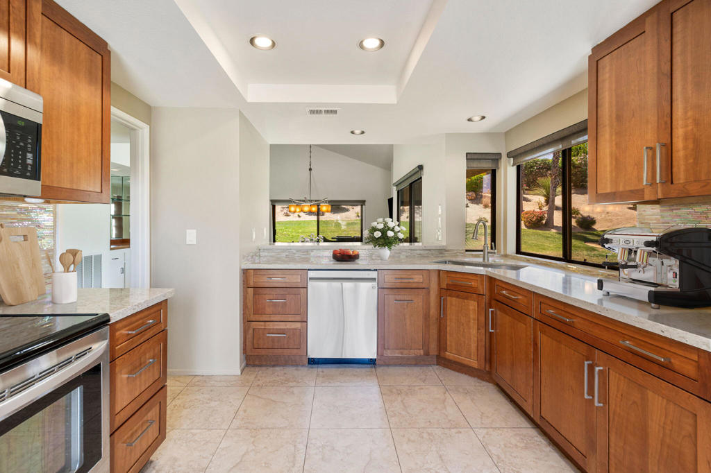49271 Mariposa Drive