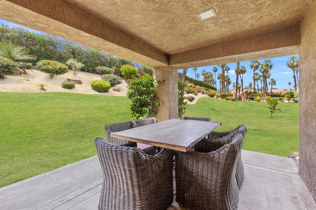 49271 Mariposa Drive