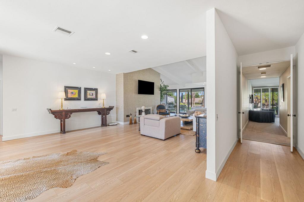 44848 Oro Grande Circle