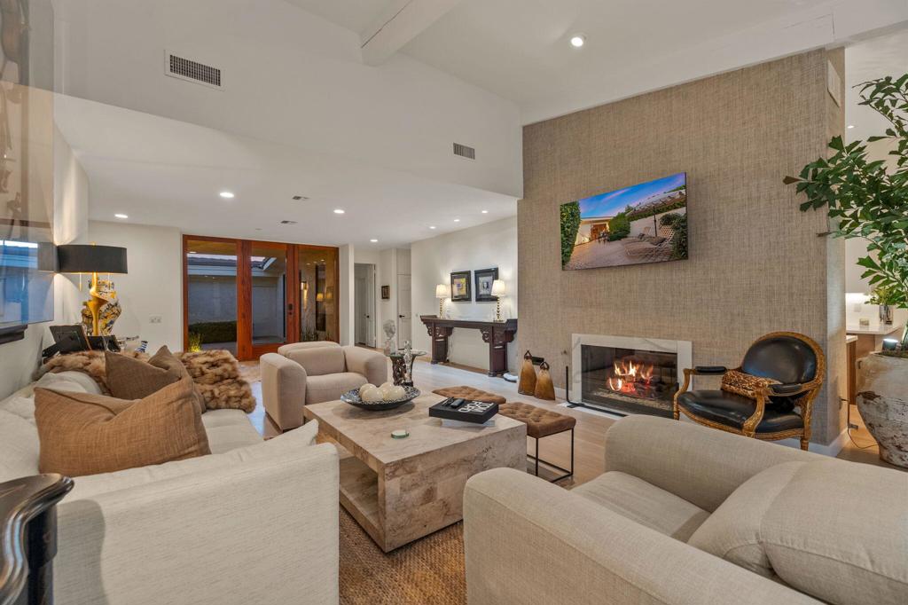 44848 Oro Grande Circle