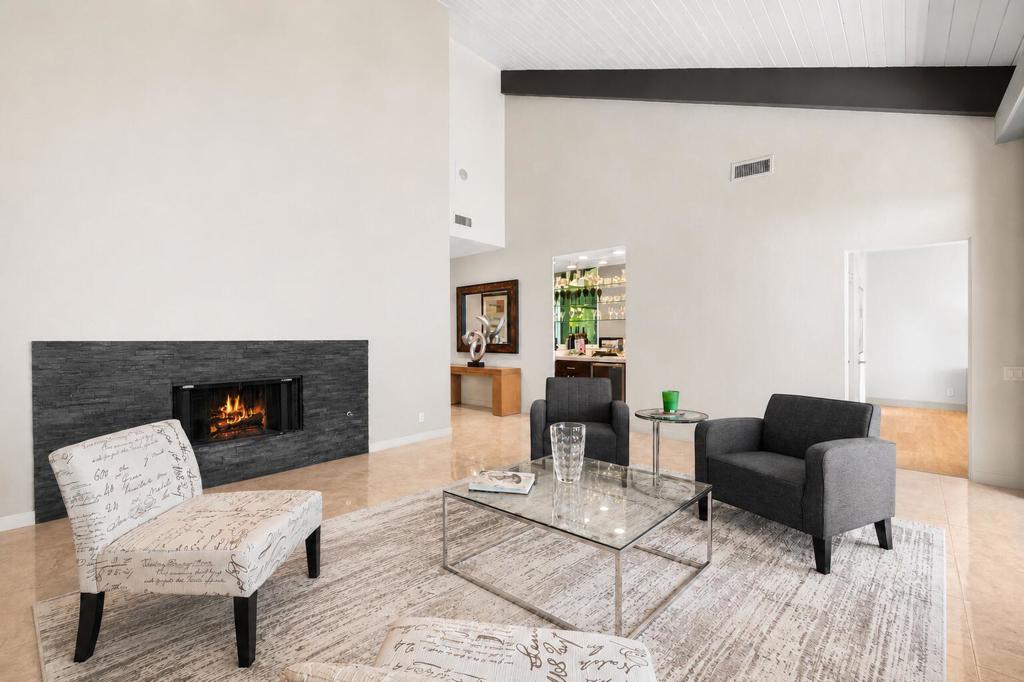 925 Inverness Drive