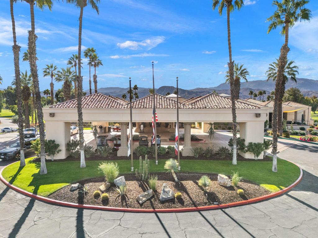 925 Inverness Drive
