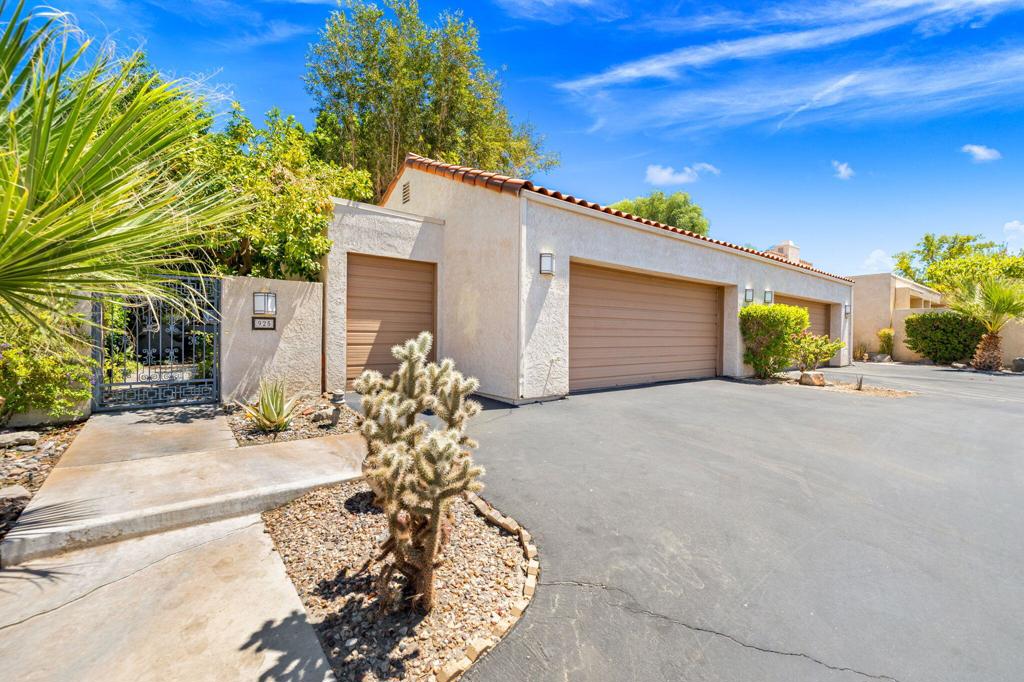 925 Inverness Drive
