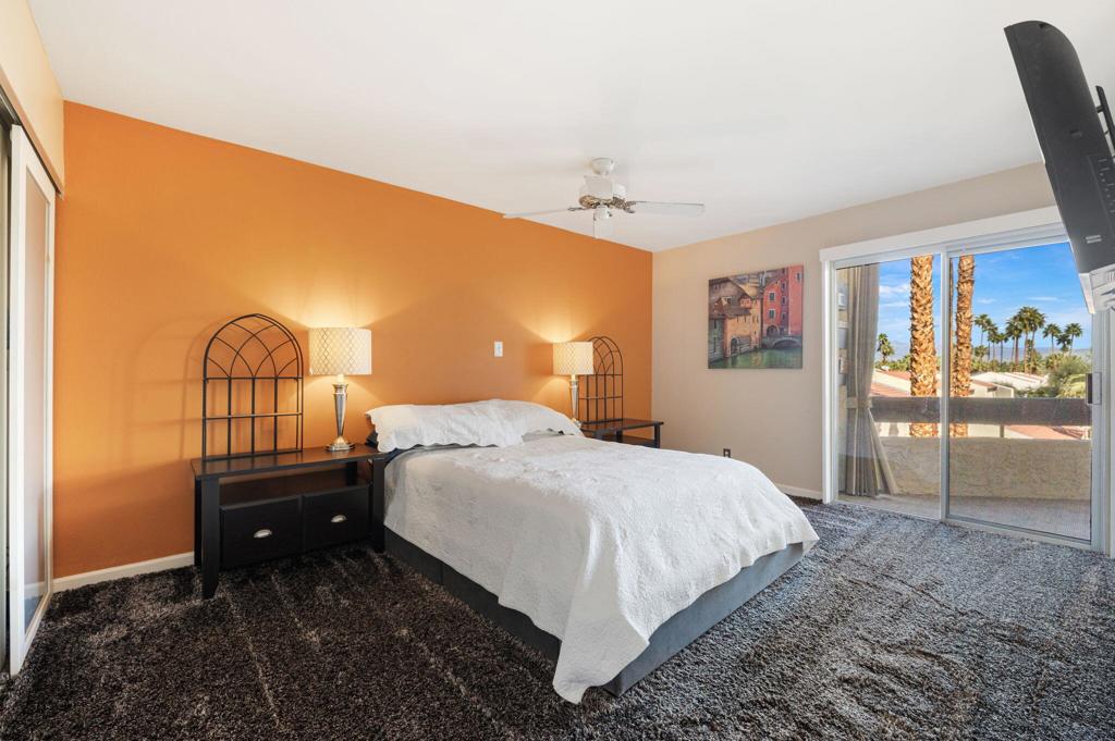 1552 S Camino Real 333